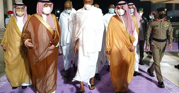 Buhari in Saudi Arabia, prays for lasting peace in Nigeria
