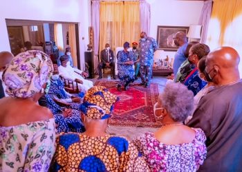 Buhari condoles with the Shonekans in Lagos