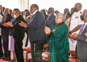 Kenyatta  commends State House staff for their commitment, dedication