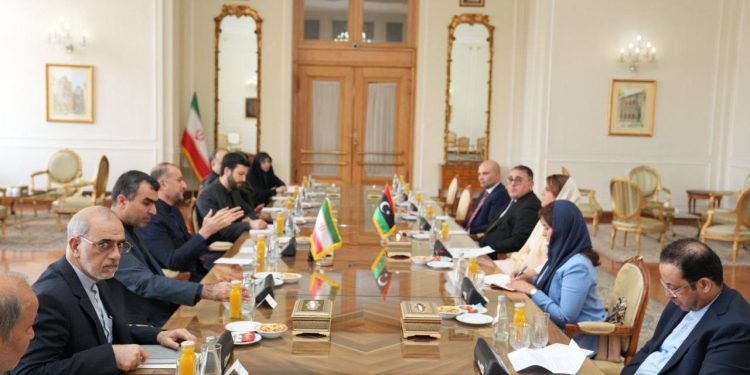 Iran’s top diplomat meets with Libyan counterpart