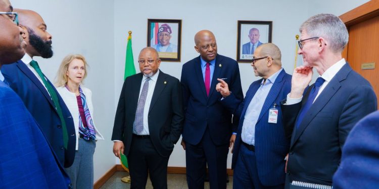 Cardoso hosts British international investment