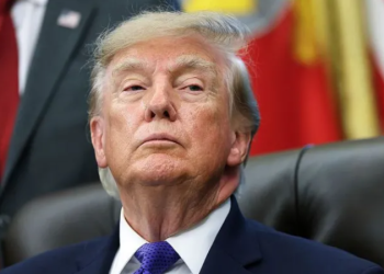 Trump warns Iran of retaliation as UAE probes flydubai cockpit incident